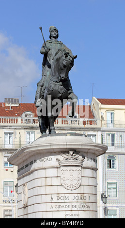 Bronze statue of King Joao I (1357 - 1433), Praca da Figueira, Lisbon, Portugal Stock Photo