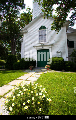 Walk leading to the front door of St John's Episcopal Church Stock Photo