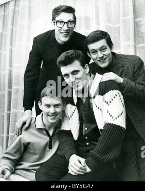 SHADOWS UK pop group about 1963. Clockwise from top l: Hank Marvin, Brian Bennett, Bruce Welch, Brian Locking Stock Photo