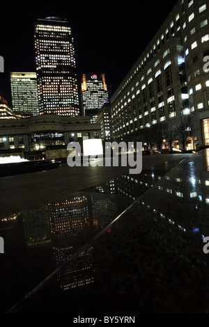 The Buildings of Canary Wharf at Night Stock Photo - Alamy