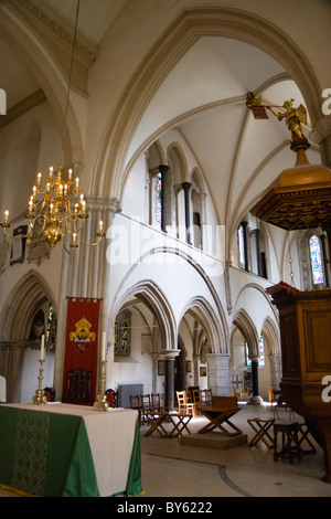ENGLAND Hampshire Portsmouth Anglican Cathedral Church of St Thomas of Canterbury side chapel altar and pulpit seen from choir Stock Photo