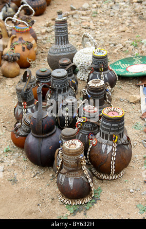 Africa, Ethiopia, Omo River Valley Hamer Tribe handicraft jugs on display Stock Photo