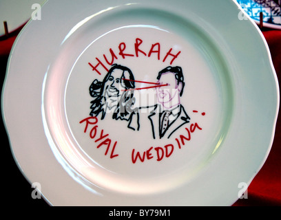 Alternative royal wedding souvenir plates on sale at KK Outlet, Hoxton Square, London Stock Photo