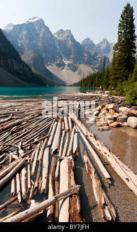 Moraine Lake, near Lake Louise, in Banff National Park in the Rocky Mountains, Alberta, Canada Stock Photo