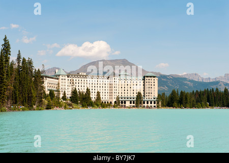 Chateau Lake Louise, in Banff National Park in the Canadian Rockies, Alberta, Canada Stock Photo