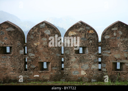 Ramparts and view beyond at Kumbalgarh Fort near Udaipur, Rajasthan, India Stock Photo