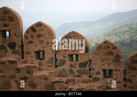 Ramparts and view beyond at Kumbalgarh Fort near Udaipur, Rajasthan, India Stock Photo