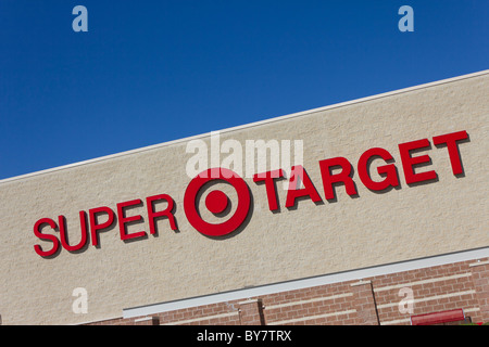 Super target store Stock Photo: 53072011 - Alamy