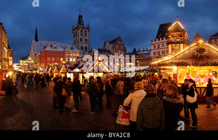 Trier Christmas Market on Hauptmarkt square, Trier, Rhineland-Palatinate, Germany, Europe Stock Photo