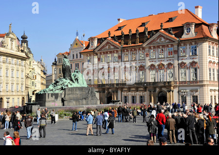 Jan Hus Memorial, rococo style Goltz-Kinsky Palace, Old Town Square, historic district, Prague, Bohemia, Czech Republic, Europe Stock Photo