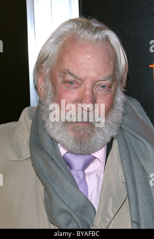 DONALD SUTHERLAND THE MECHANIC PREMIERE. CBS FILMS HOLLYWOOD LOS ANGELES CALIFORNIA USA 25 January 2011 Stock Photo