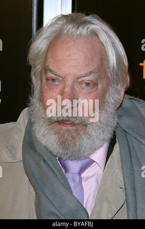 DONALD SUTHERLAND THE MECHANIC PREMIERE. CBS FILMS HOLLYWOOD LOS ANGELES CALIFORNIA USA 25 January 2011 Stock Photo