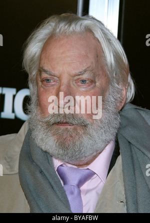 DONALD SUTHERLAND THE MECHANIC PREMIERE. CBS FILMS HOLLYWOOD LOS ANGELES CALIFORNIA USA 25 January 2011 Stock Photo