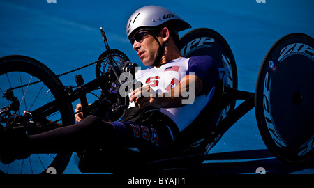 Matt Updike USA in the men's road cycling - handcycling (HC B) at the Triathlon Venue during the Beijing 2008 Paralympic Games Stock Photo