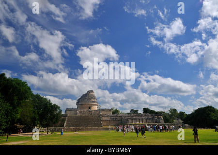 Ruins of El Caracol observatory at Chichen Itza Yucatan Mexico Stock Photo