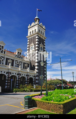 Dunedin Railway Station, Anzac Square, Dunedin, Otago Region, South Island, New Zealand Stock Photo