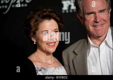 Oscar nominee, Annette Bening walks the red carpet with her husband, Warren Beatty, at the 26th Santa Barbara film festival Stock Photo