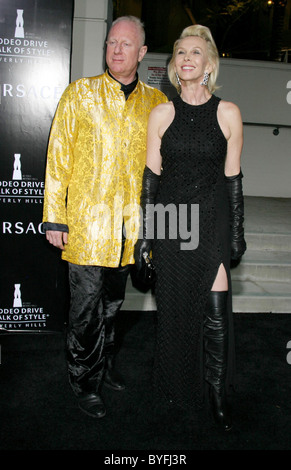 Trudie Styler and guest Rodeo Drive Walk of Style Award held at the Beverly Hills City Hall - Arrivals Beverley Hills, Stock Photo