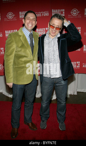 Jonathan Adler (honorary co-chair) and Simon Doonan (auctioneer) Bailey House 19th Annual 'Open Your Heart' Auction benefitting Stock Photo