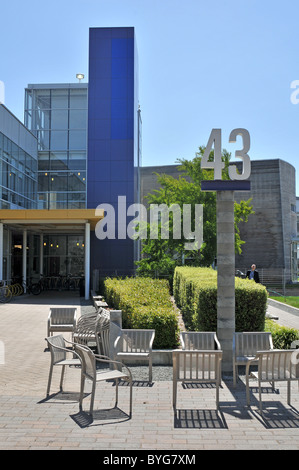 Google building in San Francisco with palm trees in front and ...