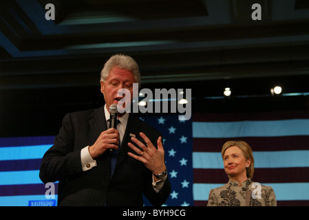 US Democratic Senator from New York and presidential hopeful Hillary Clinton with husband, former US president Bill Clinton Stock Photo