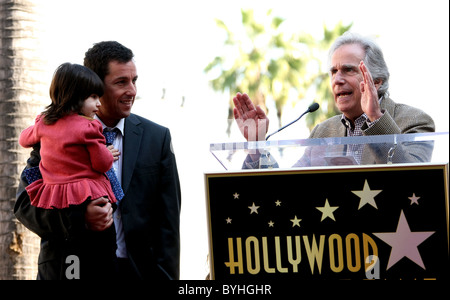 SUNNY SANDLER ADAM SANDLER HENRY WINKLER ADAM SANDLER HONORED WITH A STAR ON THE HOLLYWOOD WALK OF FAME HOLLYWOOD LOS ANGELES Stock Photo