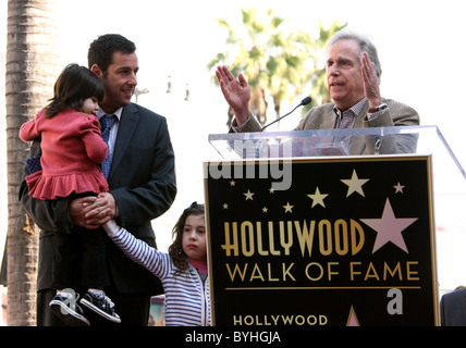 SADIE SANDLER SUNNY SANDLER ADAM SANDLER HENRY WINKLER ADAM SANDLER HONORED WITH A STAR ON THE HOLLYWOOD WALK OF FAME HOLLYWO Stock Photo