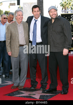 HENRY WINKLER ADAM SANDLER KEVIN JAMES ADAM SANDLER HONORED WITH A STAR ON THE HOLLYWOOD WALK OF FAME HOLLYWOOD LOS ANGELES Stock Photo