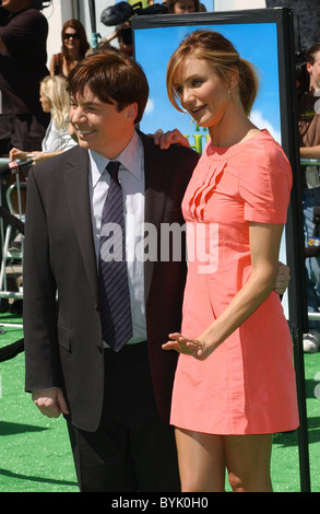 Mike Myers, Cameron Diaz 'Shrek the Third' Los Angeles Premiere - Green Carpet held at Mann Village Theatre Westwood, Stock Photo