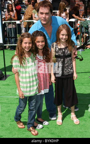 Ray Liotta with his daughter (right) and friends 'Shrek the Third' Los Angeles Premiere - Green Carpet held at Mann Village Stock Photo