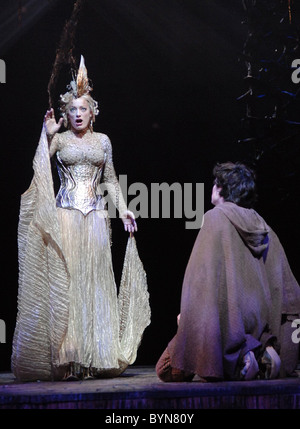 Laura Michelle Kelly As Galadriel And James Loye As Frodo Lord Of The ...