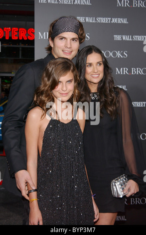 Demi Moore, Ashton Kutcher & daughter Tallulah Belle Willis 'Mr. Brooks' Premiere Mann's Chinese Theater  Los Angeles, CA - Stock Photo