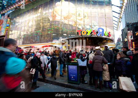 Huge crowd in front of Toys r us store at New York Times square for Christmas sales in December 2010 Stock Photo