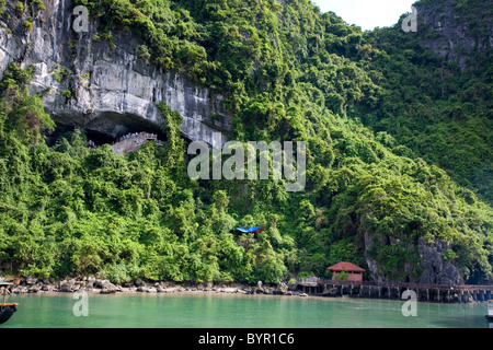 Hang Sung Sot cave. Ha Long Bay. Quảng Ninh province, Vietnam. Stock Photo