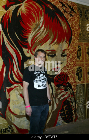 Shepard Fairey E Pluribus Venom - A solo exhibit of Shepard Fairey's new works New York City, USA - 21.06.07 Stock Photo