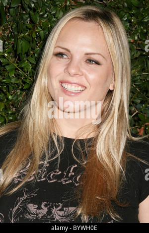 Victoria Fuller Paint The Future cocktail event to benefit the Walk