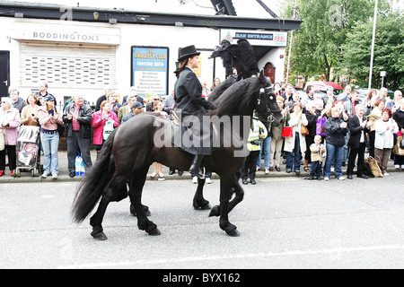 Bernard Manning funeral procession passes the Embassy club where the late politically incorrect comedian crafted his trade Stock Photo