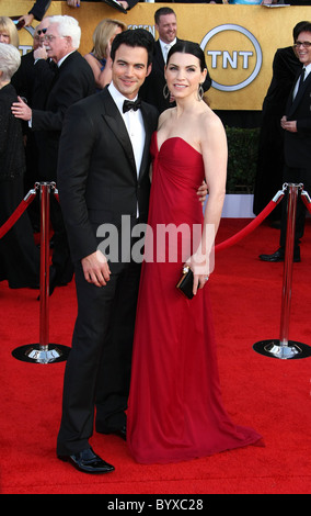 KEITH LIEBERTHAL JULIANNA MARGULIES 17TH ANNUAL SCREEN ACTOR GUILD AWARDS ARRIVALS DOWNTOWN LOS ANGELES CALIFORNIA USA 30 J Stock Photo