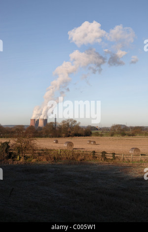 Rugeley power Station with farmland in the foreground Stock Photo