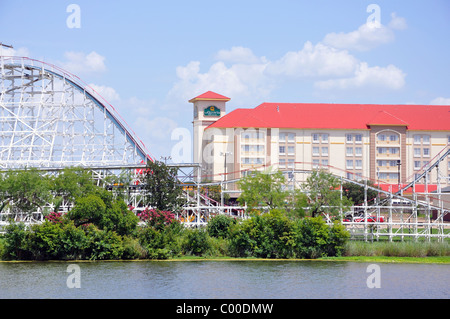 Six Flags Over Texas accommodations and rides, Fort Worth - Arlington, TX, USA Stock Photo