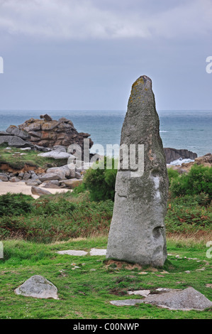 Kergoarat menhir / Saint-Eden menhir / Cam Louis menhir near Plouescat, Finistère, Brittany, France Stock Photo