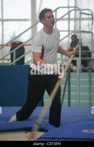 Pole Vaulter at London Indoor Games, Lee Valley Athletics Track, London Stock Photo