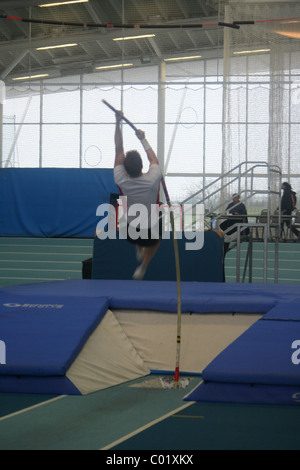 Pole Vaulter,  Lee Valley Athletics Track, London Indoor Games, start of Pole Vault Stock Photo