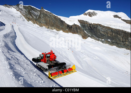 Snowcat on Mt. Mittelallalin, the summer ski resort of Saas Fee, Valais, Switzerland, Europe Stock Photo