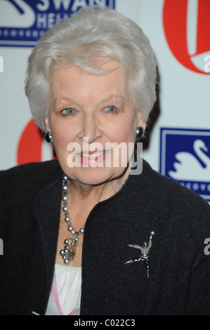 JUNE WHITFIELD 2011 OLDIE OF THE YEAR AWARDS SIMPSON'S IN THE STRAND LONDON ENGLAND 10 February 2011 Stock Photo