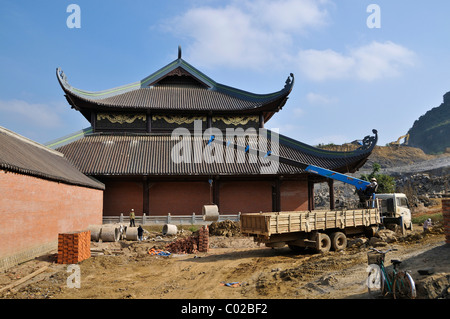 Construction site of the Chua Bai Dinh pagoda, one of the largest pagodas in Southeast Asia, near Ninh Binh, Vietnam Stock Photo