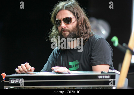 Pete Yorn and band supporting Crowded House performing at Santa Barbara Bowl Claifornia, USA - 25.08.07 Eric Isaacs Stock Photo