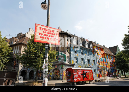 Kiefernstrasse street, houses of former squatters, artistically painted facades in street art style, Duesseldorf-Flingern Stock Photo