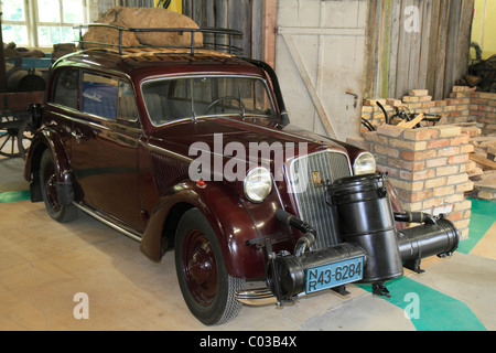 Modèle Réduit Opel Olympia 1936 Verte - échelle HO 1:87 - Marque Praline - Occasion état Bon