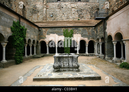 Cloister, Monestir de Sant Pere de Rodes monastery, Catalonia, Spain, Europe Stock Photo